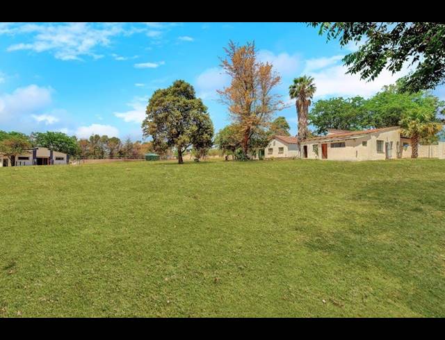 3 BEDROOM EQUESTRIAN PROPERTY TO LET IN CHARTWELL